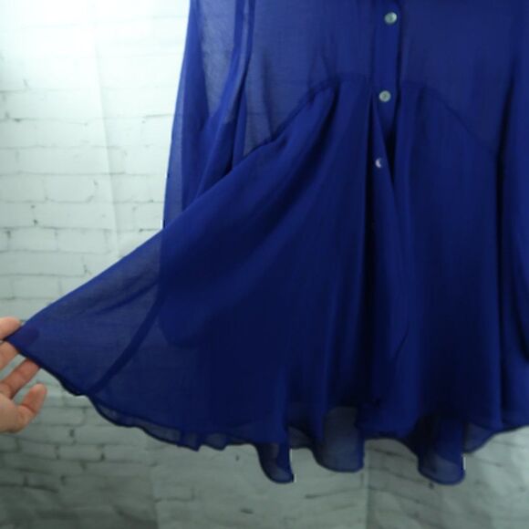 FRANCESCA'S COLLECTIONS BLUE SEMI SHEER LAYERED 3/4 SLEEVE BUTTON DOWN BLOUSE - Picture 5 of 7